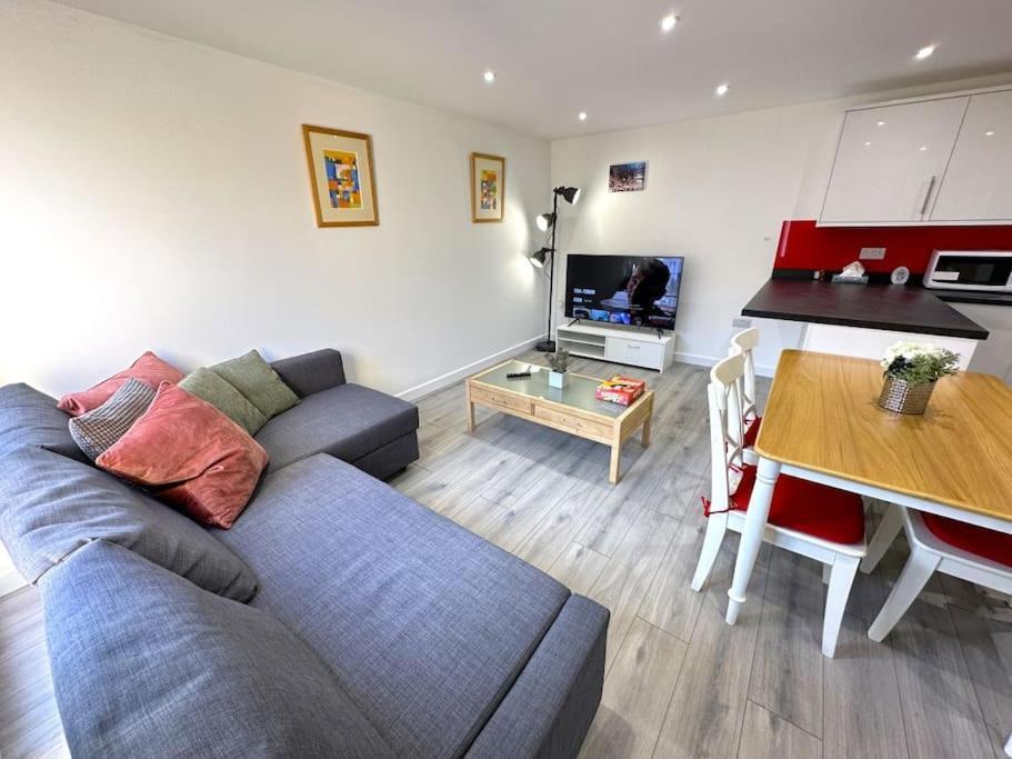 Charming New 2Br Detached House-Central Headington- Wi-Fi, Netflix, Top Location Oxford Eksteriør bilde