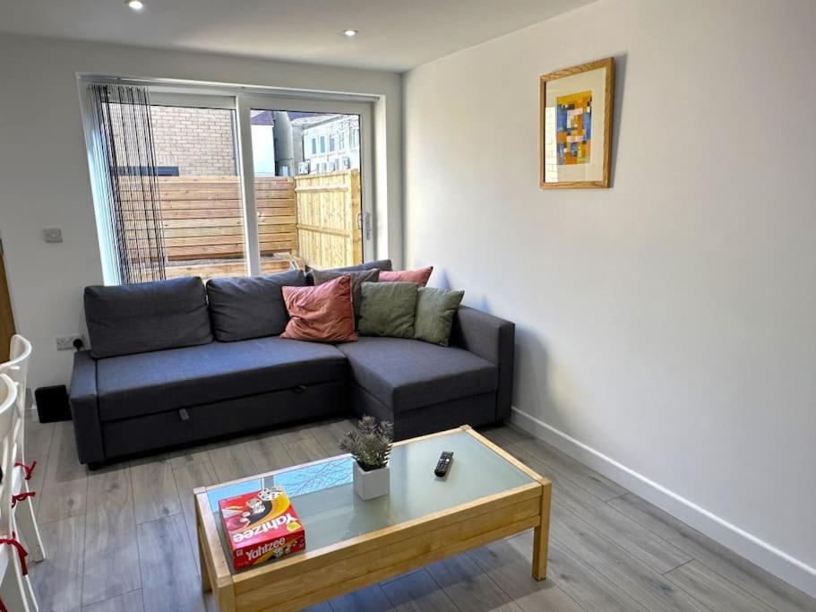 Charming New 2Br Detached House-Central Headington- Wi-Fi, Netflix, Top Location Oxford Eksteriør bilde