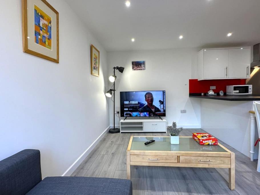Charming New 2Br Detached House-Central Headington- Wi-Fi, Netflix, Top Location Oxford Eksteriør bilde