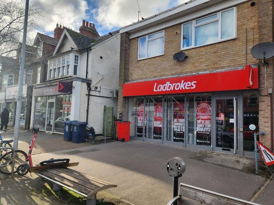 Charming New 2Br Detached House-Central Headington- Wi-Fi, Netflix, Top Location Oxford Eksteriør bilde